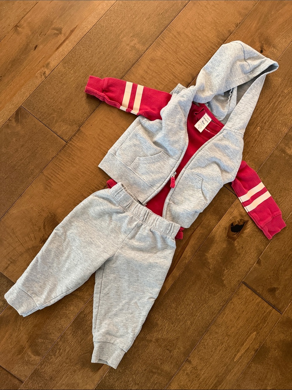 CARTER’S 9 month outfit